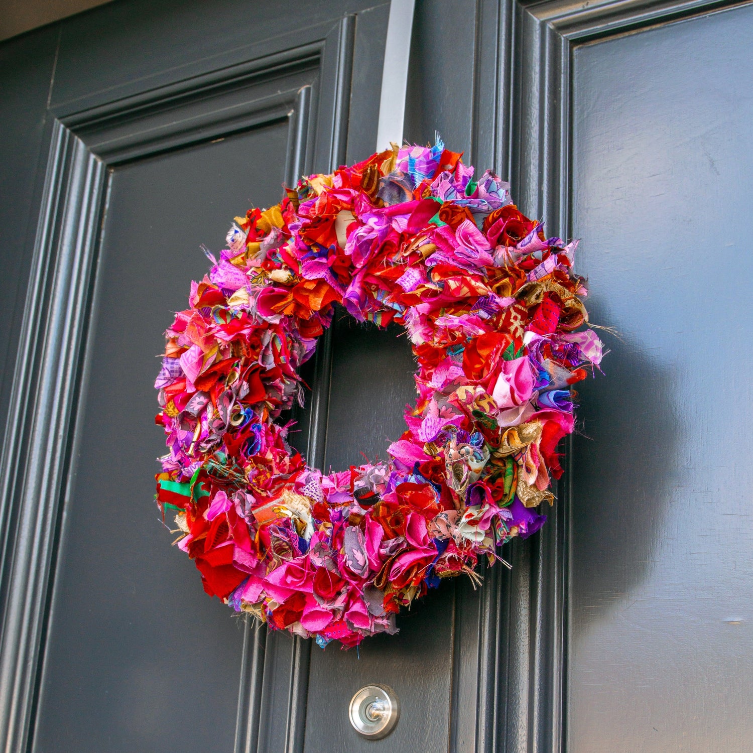 SEASONAL DECORATIONS